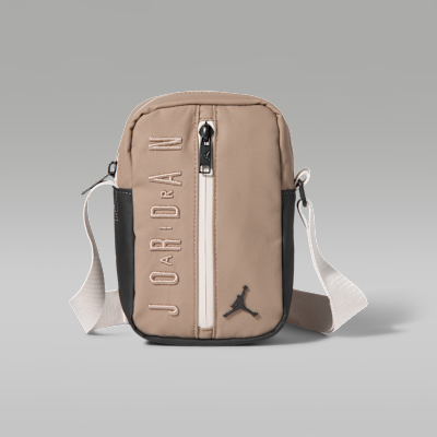 【喉電波】限定値下げ【タグ付き新品未使用】ジョーダン　バックパック NIKE公式】ジョーダン タクティカル フェスティバル バッグ (2.6L